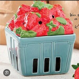 Scentsy Blue Strawberry Basket Wax Warmer